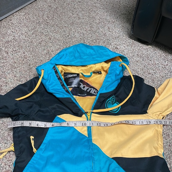 Nomis ski jacket in like new condition - Picture 5 of 10